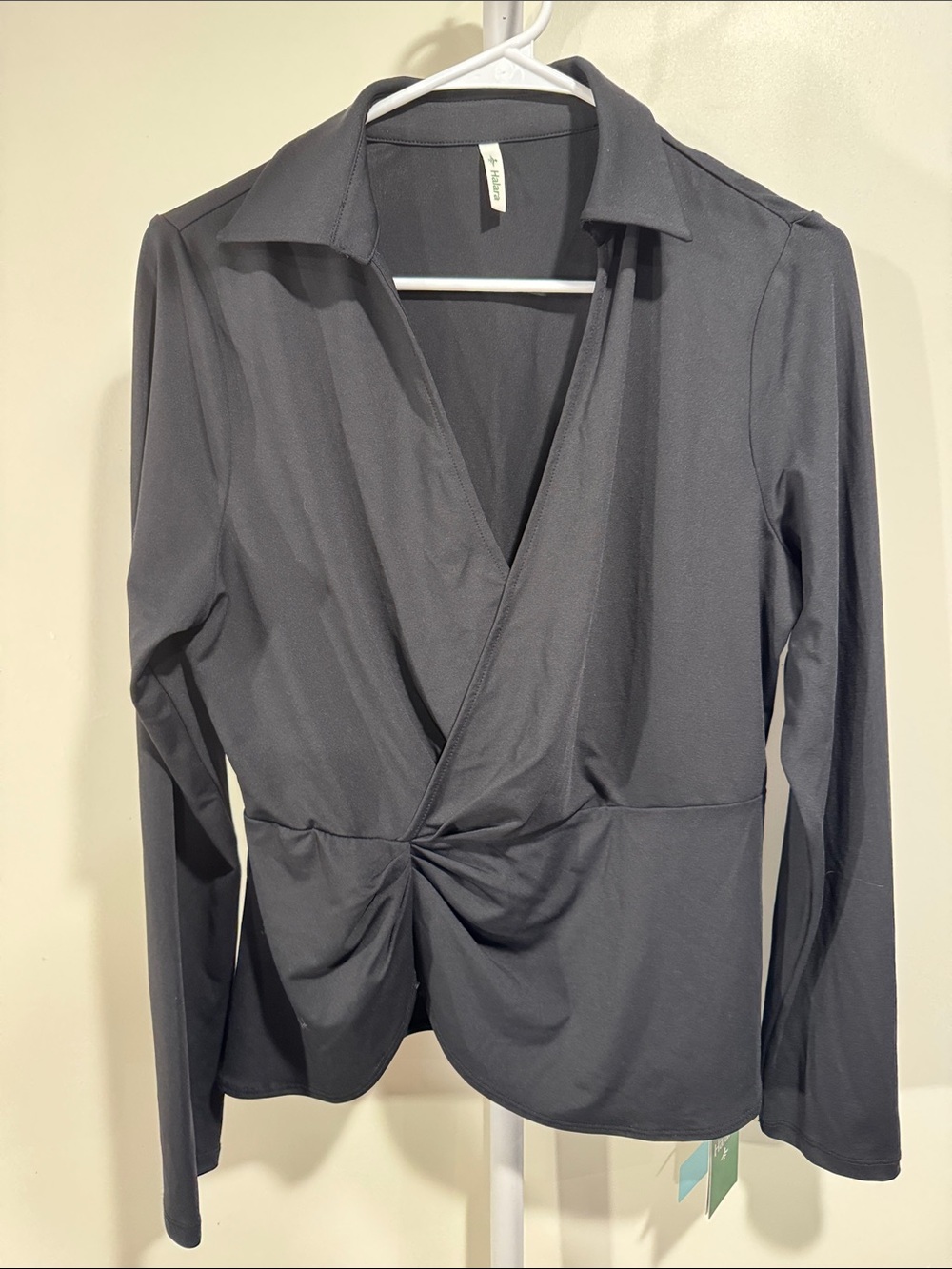 HALARA Charcoal Twist-Front Collared Long Sleeve Top